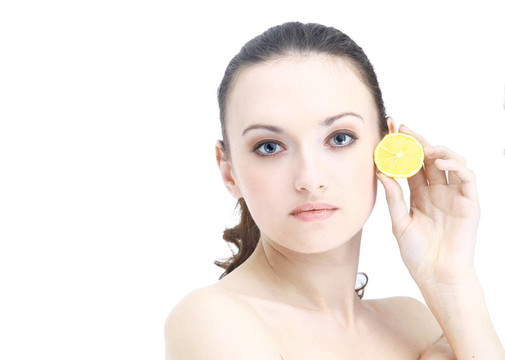 一個美麗的金發(fā)女人微笑能橙色的肖像