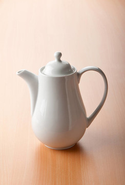 木桌上的茶