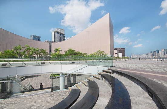 香港文化中心在藍天建筑結構