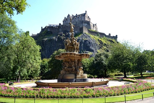 愛丁堡城堡和Ross Fountain