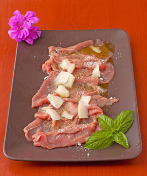 生牛肉片
