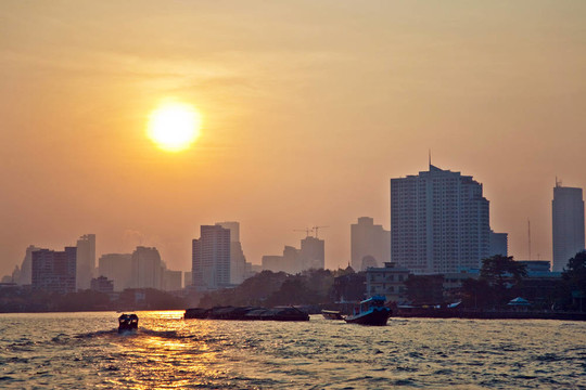 湄南河湄南河曼谷全景與摩天樓