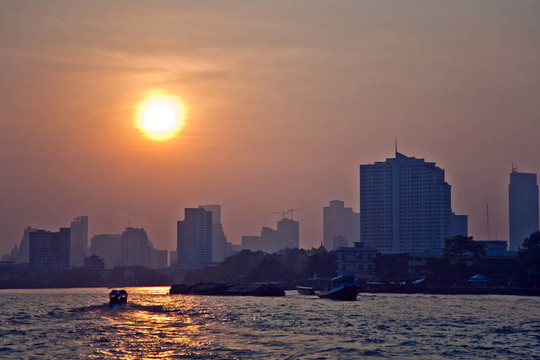 湄南河湄南河曼谷全景與摩天樓