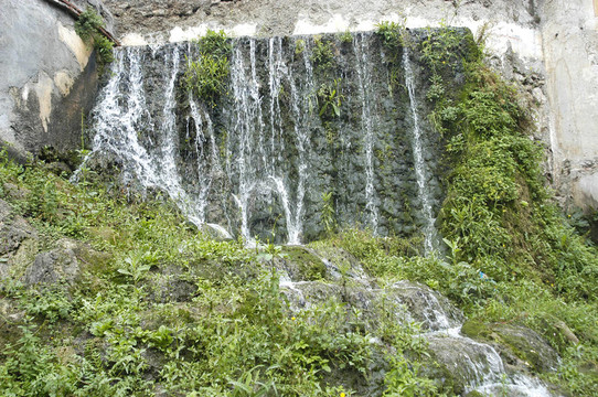 瀑布在Velez de Benaudalla