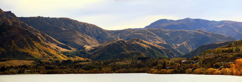 在海因斯湖皇后鎮(zhèn)山高山山脈范圍的全景