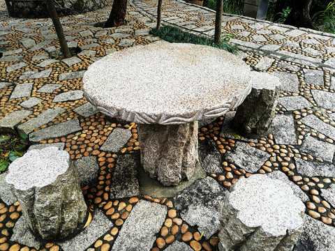 石桌