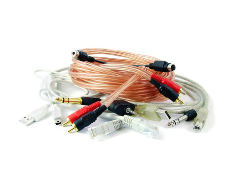 白色背景下的電纜疊堆