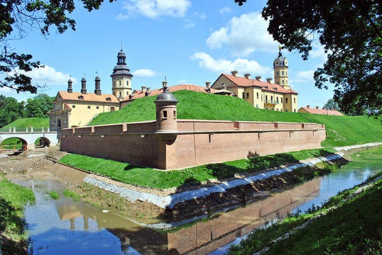 鎖Nesvizhsky