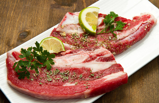 肉；生牛肉
