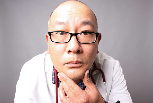 有關(guān)看醫(yī)生