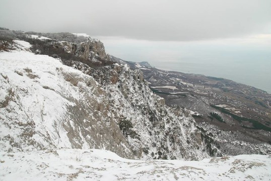 冬季山地景觀。