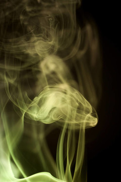 黑背景煙霧