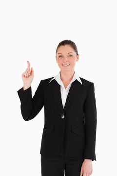 可愛的女人指著一個復(fù)制空間