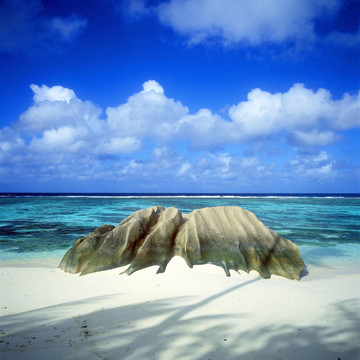 拉迪格島；塞舌爾