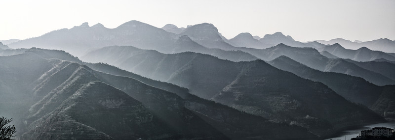 水墨山