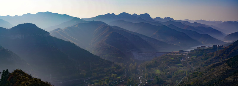 水墨山