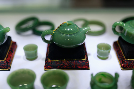 碧玉青玉雕刻精品茶具
