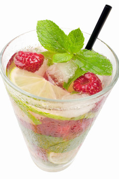 mojito雞尾酒樹莓；石灰和薄荷
