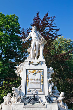 Wolfgang Amdeus Mozart的雕像