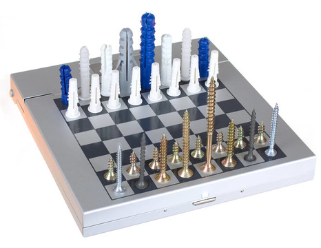 棋盤上的銷釘和螺釘