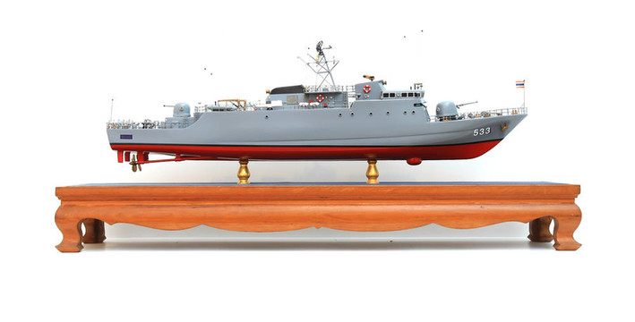 戰(zhàn)艦模型孤立在白色背景