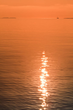 海上日出