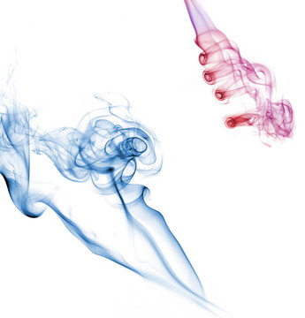 白色背景上的彩色煙霧