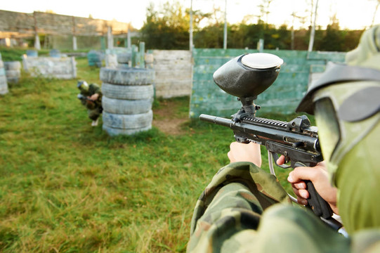 彩彈玩家受到攻擊