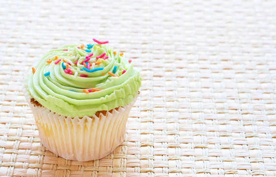 用石灰冰Vanilla cupcake