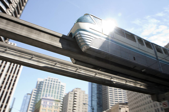 單軌列車經(jīng)過市中心