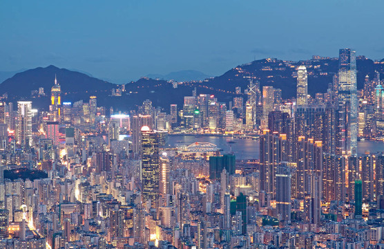 市中心的日落