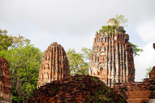 在Wat chaiwattanaram寺塔；Ayutthaya；泰國(guó)