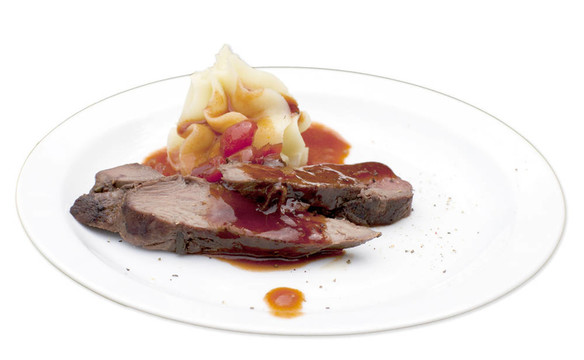 鹿里脊肉；配土豆泥和烤蒜和百里香糖漬和Amarone和櫻桃酒