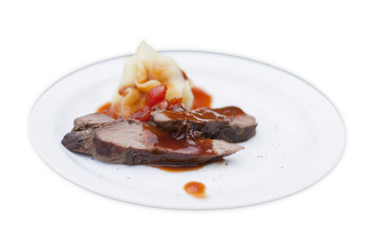 鹿里脊肉；配土豆泥和烤蒜和百里香糖漬和Amarone和櫻桃酒