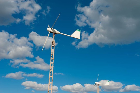 小型家用風(fēng)力發(fā)電機(jī)