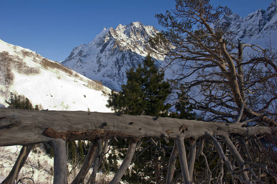 高加索山脈山區(qū)滑雪勝地