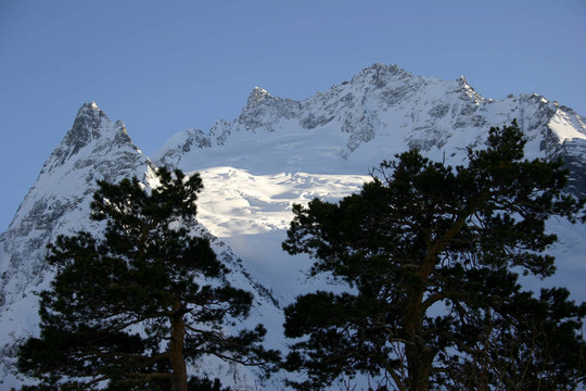 高加索山脈山區(qū)滑雪勝地