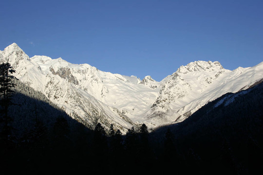 高加索山脈山區(qū)滑雪勝地