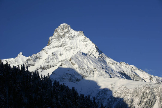 高加索山脈山區(qū)滑雪勝地