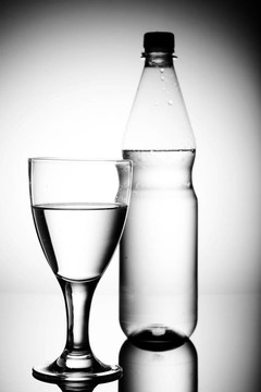 水