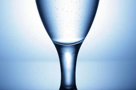 水