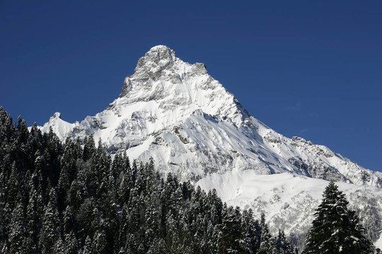 高加索山脈山區(qū)滑雪勝地
