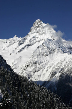 高加索山脈山區(qū)滑雪勝地