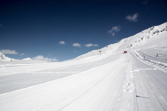 冬季雪山滑雪旅游勝地；高加索；俄羅斯