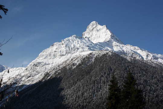 高加索山脈山區(qū)滑雪勝地
