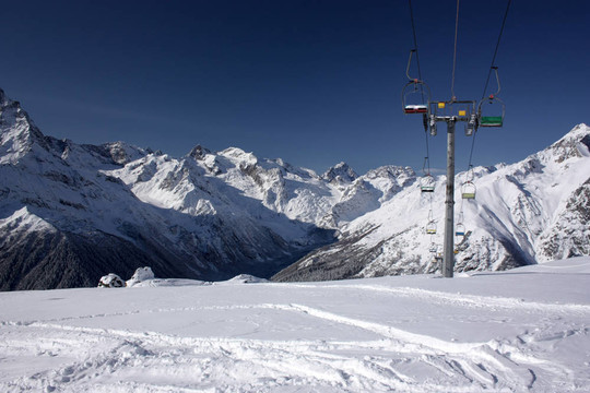 冬季雪山滑雪旅游勝地；高加索；俄羅斯