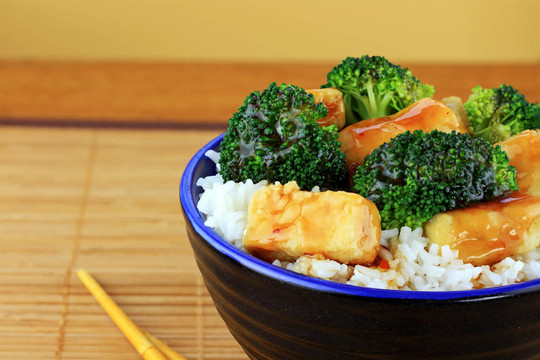 Stir Fried Tofu和花椰菜
