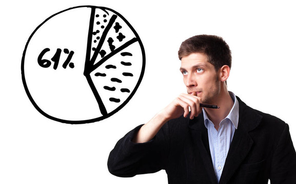 在白板上銷售利潤(rùn)增長(zhǎng)的商人
