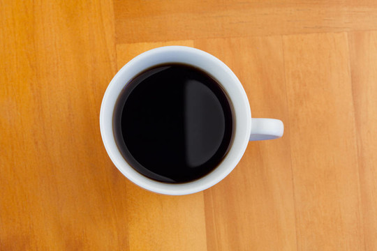 白色咖啡杯