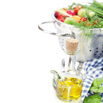 橄欖油和新鮮蔬菜